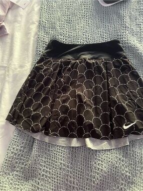 Nike Black Scallop-Print Skater Tennis Skirt